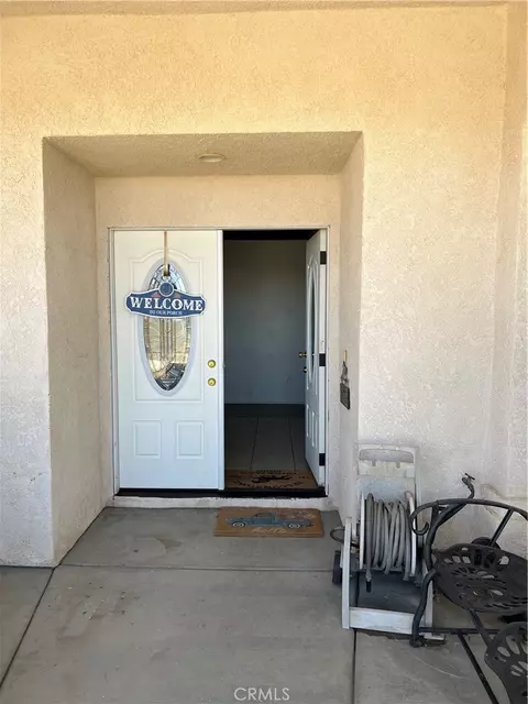 Entry Way - 2825 Del Rosa Rd, Phelan, CA 92371 photo 1 of 2