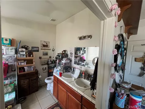 Bath - 2825 Del Rosa Rd, Phelan, CA 92371 photo 3 of 3