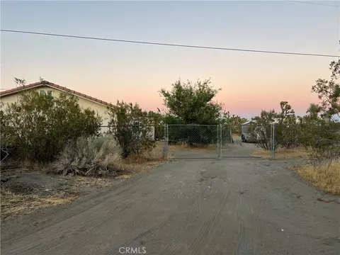 Exterior - 2825 Del Rosa Rd, Phelan, CA 92371 photo 6 of 7