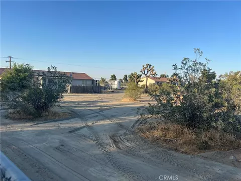 Exterior - 2825 Del Rosa Rd, Phelan, CA 92371 photo 2 of 7
