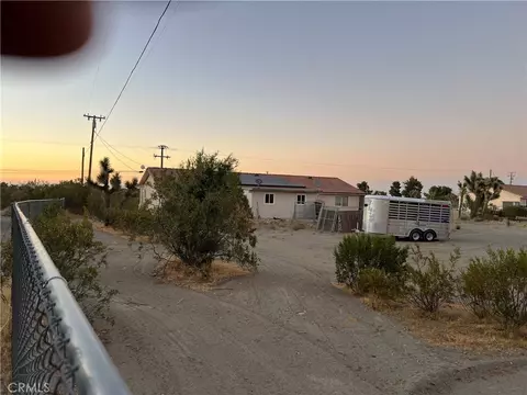 Exterior - 2825 Del Rosa Rd, Phelan, CA 92371 photo 5 of 7