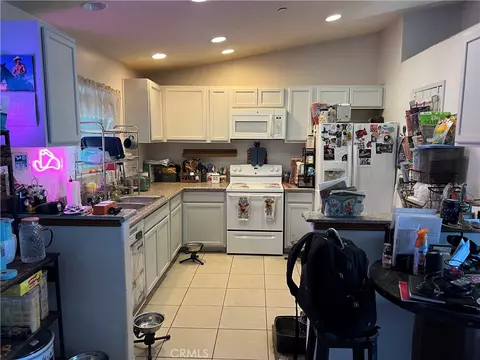 Kitchen - 2825 Del Rosa Rd, Phelan, CA 92371 photo 3 of 9