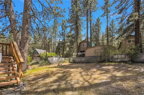 Exterior - 1661 Virginia St, Wrightwood, CA 92397 photo 7 of 11