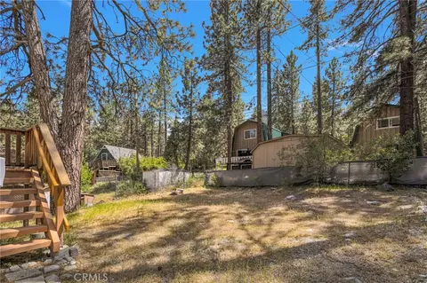 Exterior - 1661 Virginia St, Wrightwood, CA 92397 photo 6 of 10