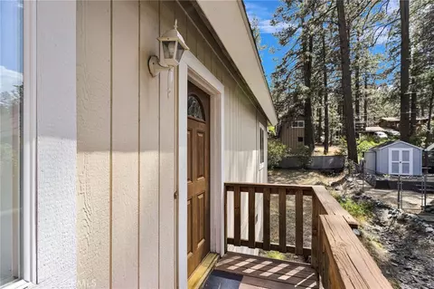 Exterior - 1661 Virginia St, Wrightwood, CA 92397 photo 4 of 11