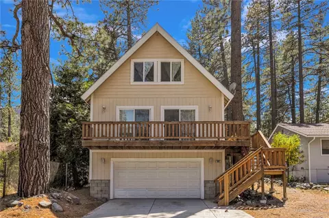 Exterior - 1661 Virginia St, Wrightwood, CA 92397 photo 3 of 11