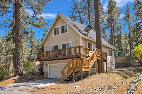 Exterior - 1661 Virginia St, Wrightwood, CA 92397 photo 2 of 11
