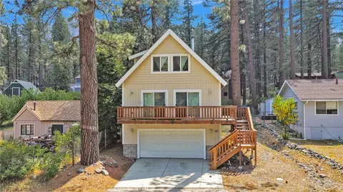 Exterior - 1661 Virginia St, Wrightwood, CA 92397 photo 10 of 11