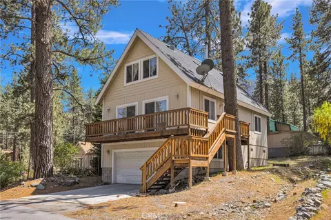 Exterior - 1661 Virginia St, Wrightwood, CA 92397 photo 2 of 10