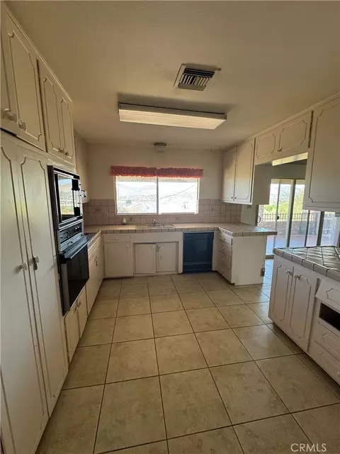 57523 Redondo, Yucca Valley, CA 92284 photo 4