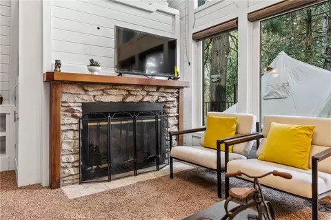 Living - 2371 Spring Aok Dr, Running Springs, CA 92382 photo 3 of 3