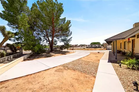 Exterior - 17930 Seaforth St, Hesperia, CA 92345 photo 15 of 16