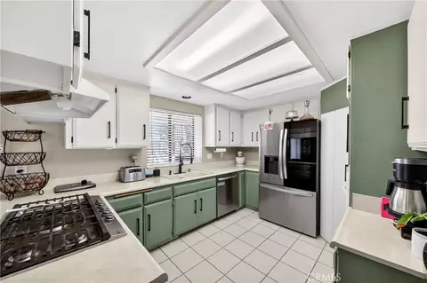 Kitchen - 17930 Seaforth St, Hesperia, CA 92345 photo 2 of 4