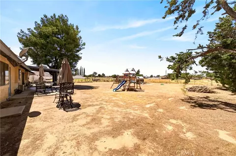 Exterior - 17930 Seaforth St, Hesperia, CA 92345 photo 14 of 16
