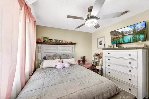 Bedroom - 17930 Seaforth St, Hesperia, CA 92345 photo 2 of 5
