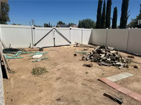 Exterior - 20187 Itasca, Apple Valley, CA 92308 photo 11 of 14