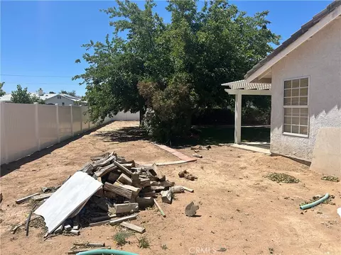 Exterior - 20187 Itasca, Apple Valley, CA 92308 photo 12 of 14