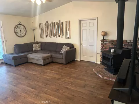 Living - 20187 Itasca, Apple Valley, CA 92308 photo 2 of 3