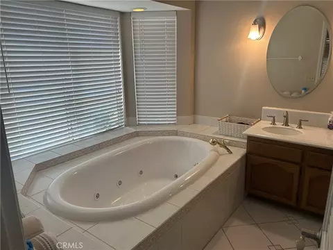 Bath - 20187 Itasca, Apple Valley, CA 92308 photo 3 of 5