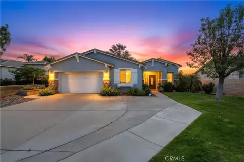 30066 Lake Trl, Lake Elsinore, CA 92530