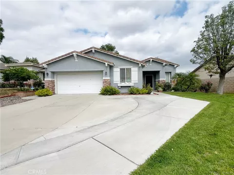 30066 Lake Trl, Lake Elsinore, CA 92530