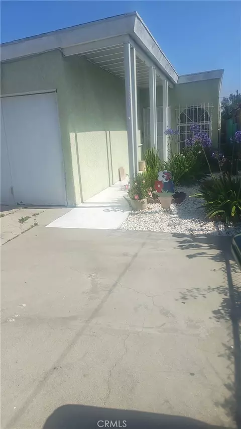 1664 E 113th, Los Angeles, CA 90059
