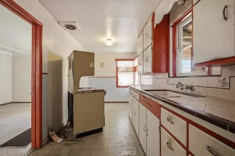 Kitchen - 249 N 10th, Upland, CA 91786 photo 1 of 2