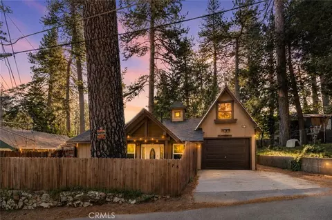 373 Redwood Ln, Crestline, CA 92325