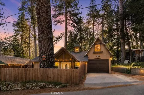 373 Redwood Ln, Crestline, CA 92325