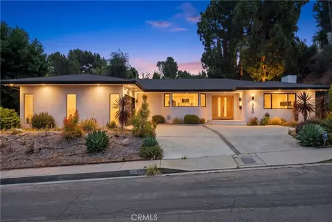 2950 Dona Emilia Dr, Studio City, CA 91604