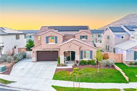 748 Torrey Ct, Perris, CA 92571
