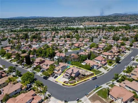 View/Area - 33068 Harmony Ln, Temecula, CA 92592 photo 5 of 7