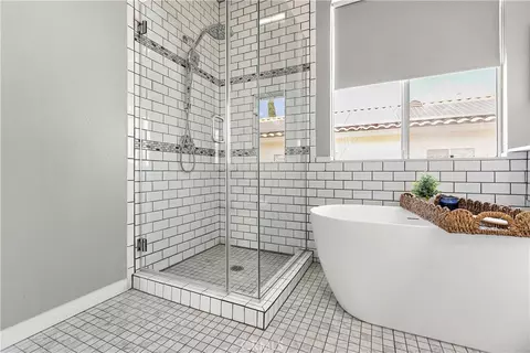 Bath - 33068 Harmony Ln, Temecula, CA 92592 photo 2 of 6
