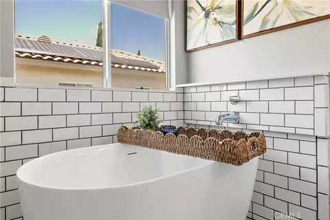 Bath - 33068 Harmony Ln, Temecula, CA 92592 photo 4 of 6