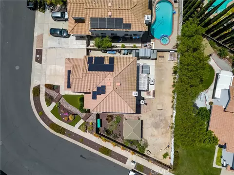 View/Area - 33068 Harmony Ln, Temecula, CA 92592 photo 2 of 7