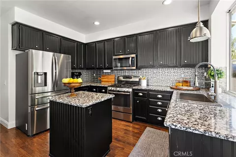 Kitchen - 33068 Harmony Ln, Temecula, CA 92592 photo 5 of 8