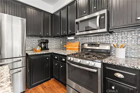 Kitchen - 33068 Harmony Ln, Temecula, CA 92592 photo 7 of 8