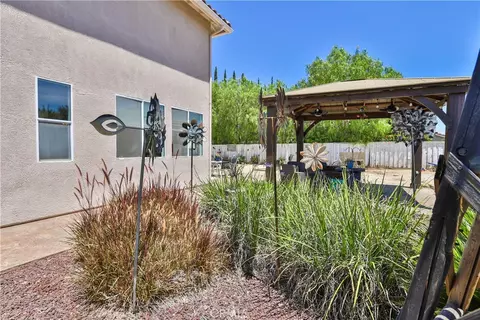 Exterior - 33068 Harmony Ln, Temecula, CA 92592 photo 8 of 10