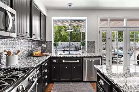 Kitchen - 33068 Harmony Ln, Temecula, CA 92592 photo 6 of 8