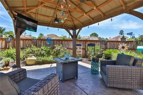 Exterior - 33068 Harmony Ln, Temecula, CA 92592 photo 5 of 10