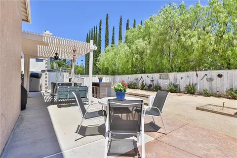 Exterior - 33068 Harmony Ln, Temecula, CA 92592 photo 3 of 10