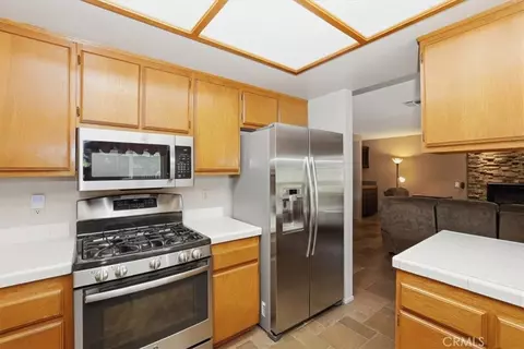 Kitchen - 210 Jesse Way, Redlands, CA 92374 photo 2 of 4