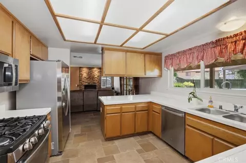 Kitchen - 210 Jesse Way, Redlands, CA 92374 photo 1 of 4