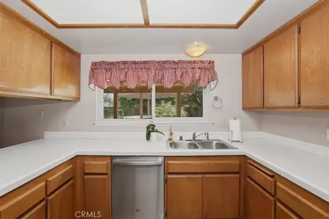 Kitchen - 210 Jesse Way, Redlands, CA 92374 photo 4 of 4