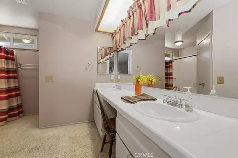 Bath - 210 Jesse Way, Redlands, CA 92374 photo 3 of 3
