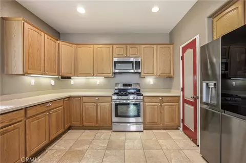 Kitchen - 3424 Cromwell Ct, Perris, CA 92571 photo 3 of 5