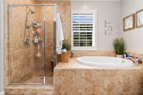 Bath - 13558 Applegate Ct, Etiwanda, CA 91739 photo 3 of 3