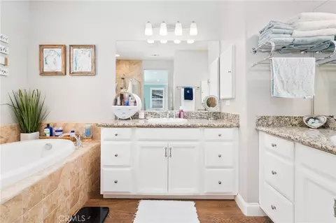 Bath - 13558 Applegate Ct, Etiwanda, CA 91739 photo 1 of 3