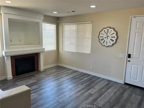 Living - 9375 Agave Dr, Hesperia, CA 92344 photo 4 of 9