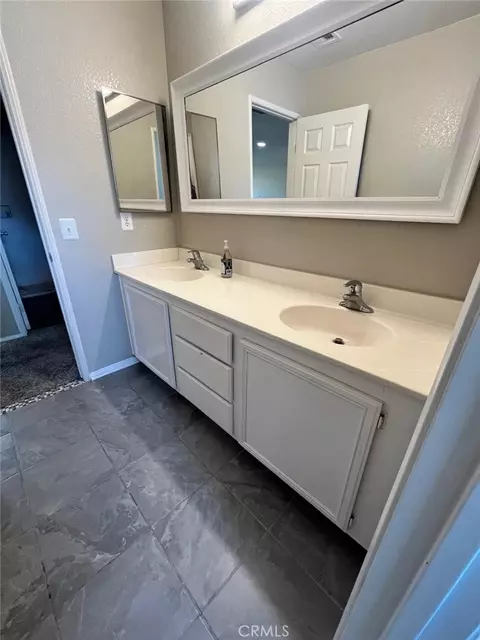 Bath - 9375 Agave Dr, Hesperia, CA 92344 photo 6 of 7
